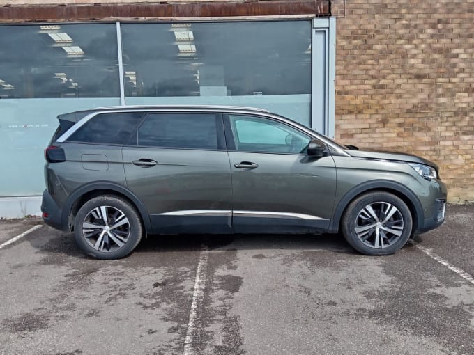 2025 Peugeot 5008