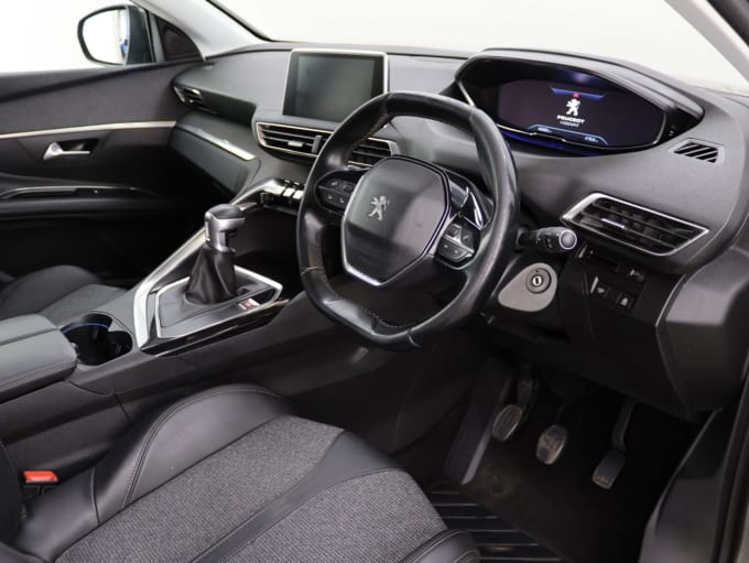 2025 Peugeot 5008