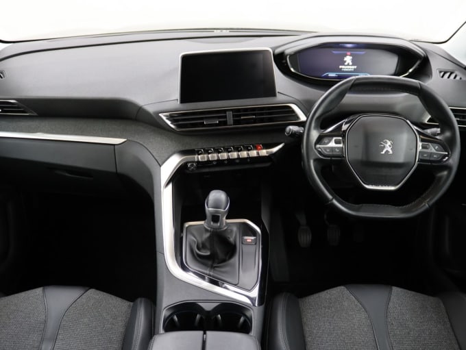 2025 Peugeot 5008