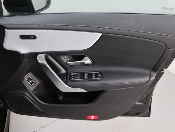2025 Mercedes-benz Cla