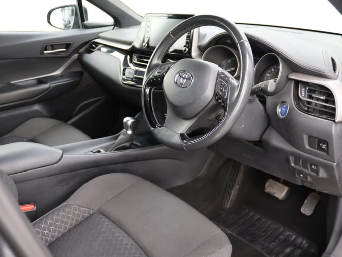 2025 Toyota C-hr