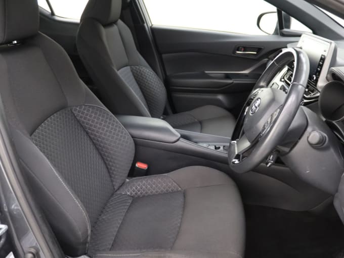 2025 Toyota C-hr