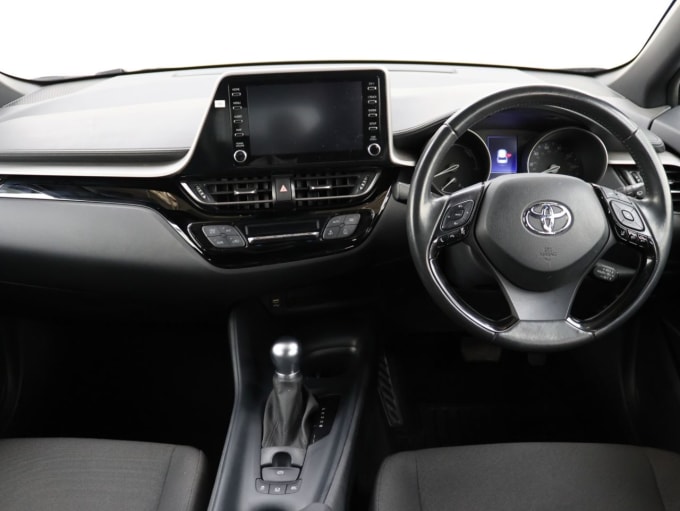 2025 Toyota C-hr