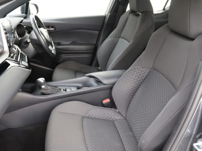 2025 Toyota C-hr