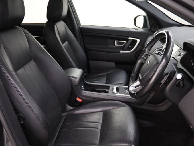 2025 Land Rover Discovery Sport
