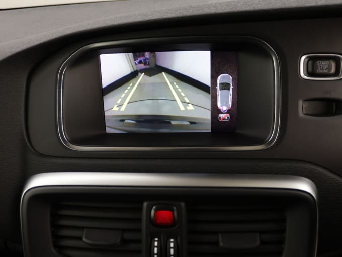 2025 Volvo V40