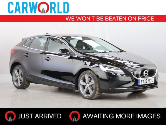 2025 Volvo V40