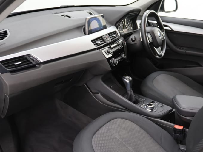 2025 BMW X1