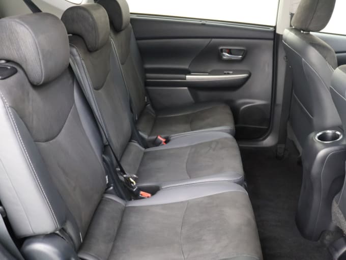 2025 Toyota Prius+