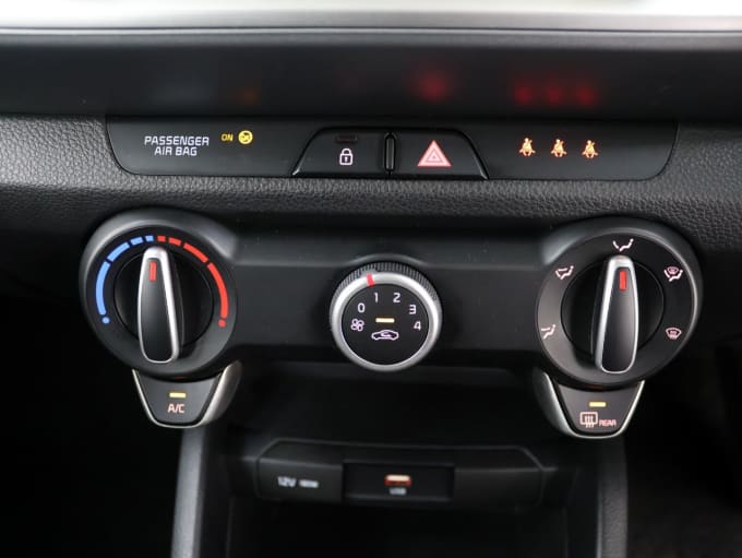 2025 Kia Stonic