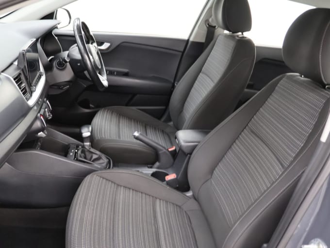 2025 Kia Stonic