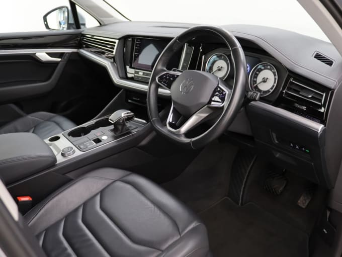 2025 Volkswagen Touareg