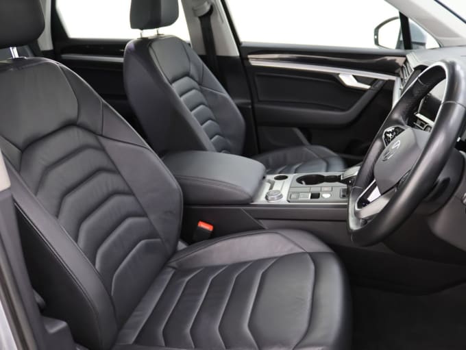 2025 Volkswagen Touareg