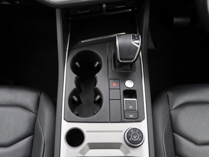 2025 Volkswagen Touareg