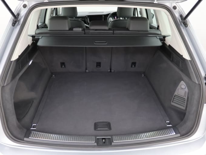 2025 Volkswagen Touareg