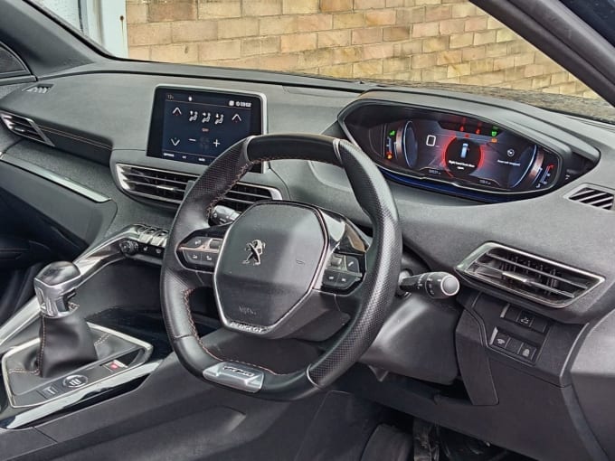 2025 Peugeot 5008