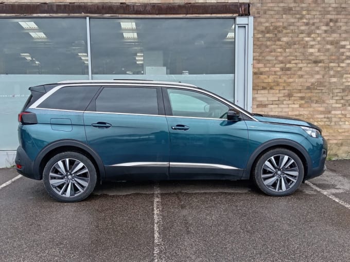 2025 Peugeot 5008