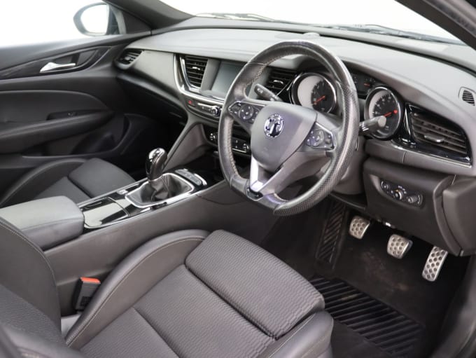 2025 Vauxhall Insignia