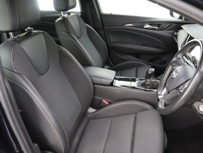 2025 Vauxhall Insignia