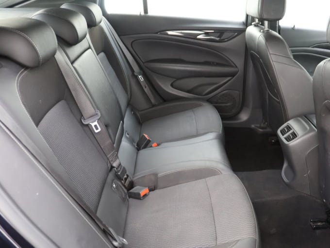 2025 Vauxhall Insignia