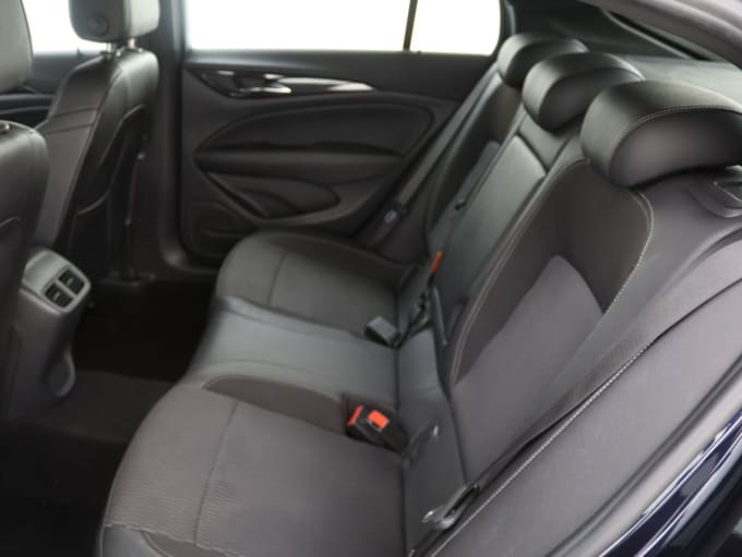 2025 Vauxhall Insignia