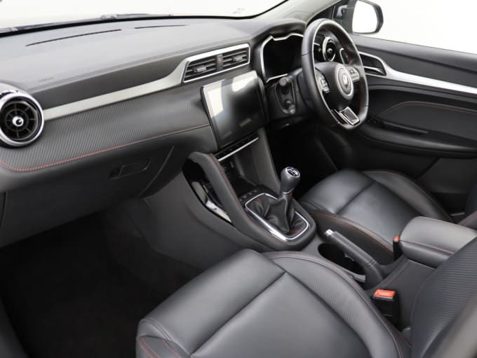 2025 Mg Mg Zs