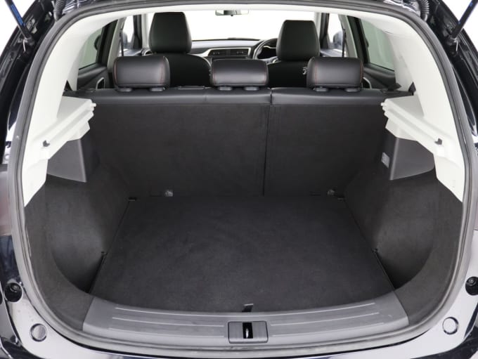 2025 Mg Mg Zs