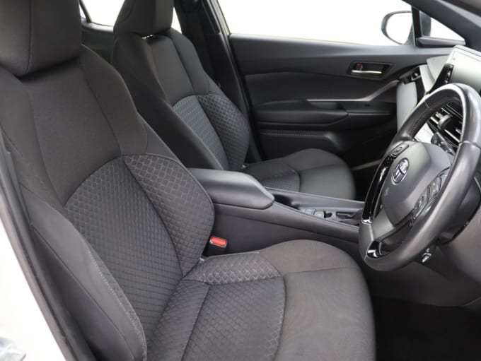2025 Toyota C-hr