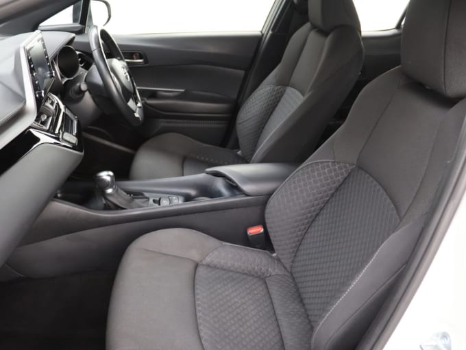 2025 Toyota C-hr