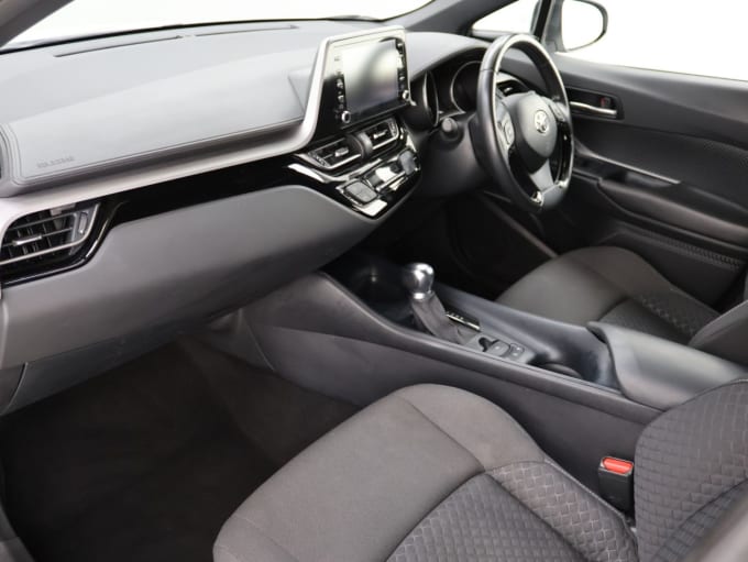 2025 Toyota C-hr