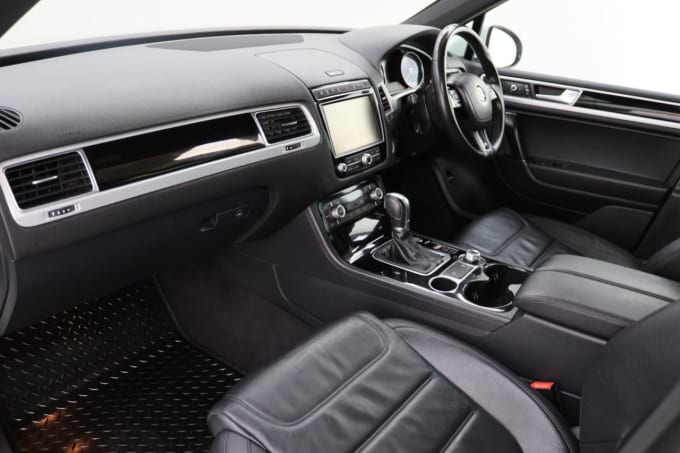 2025 Volkswagen Touareg