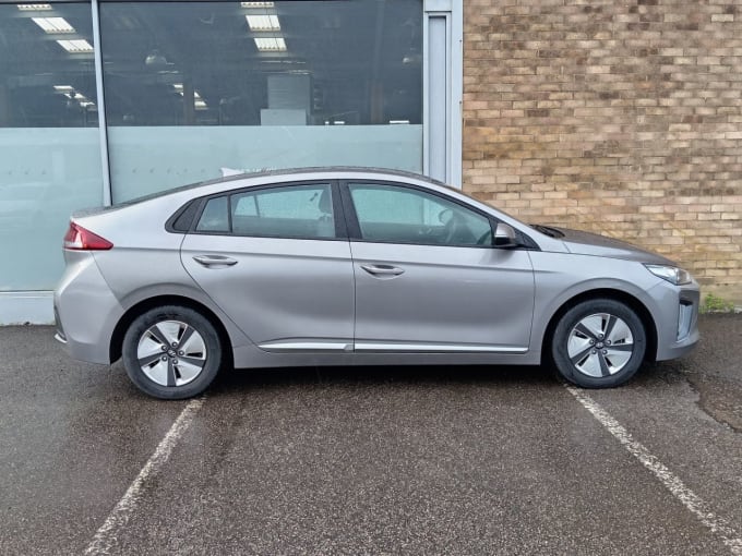 2025 Hyundai Ioniq