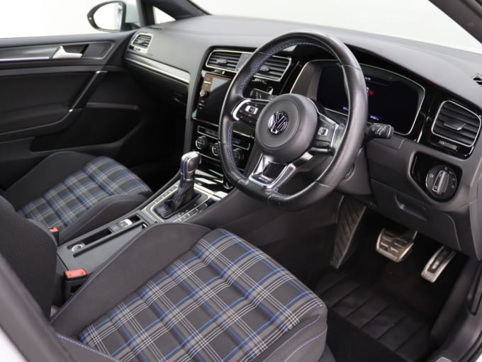 2025 Volkswagen Golf
