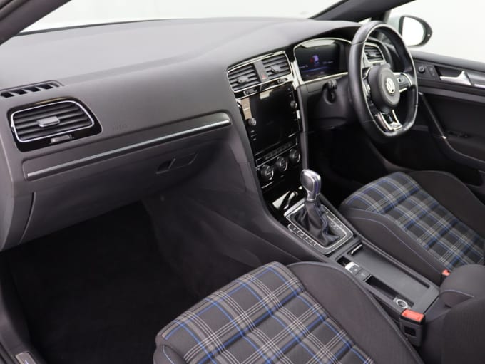 2025 Volkswagen Golf