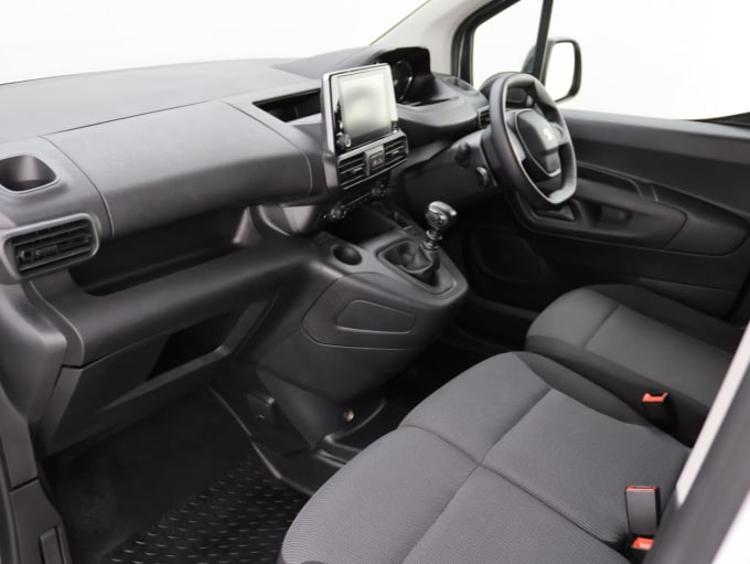 2025 Peugeot Partner