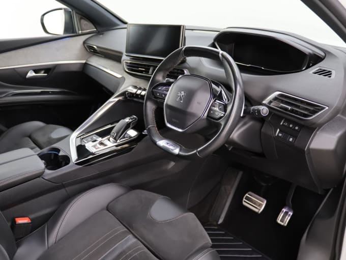 2025 Peugeot 5008