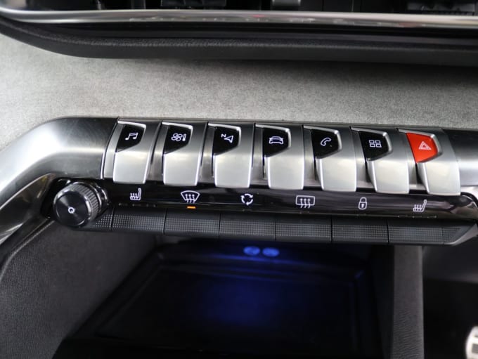 2025 Peugeot 5008
