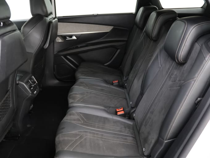 2025 Peugeot 5008