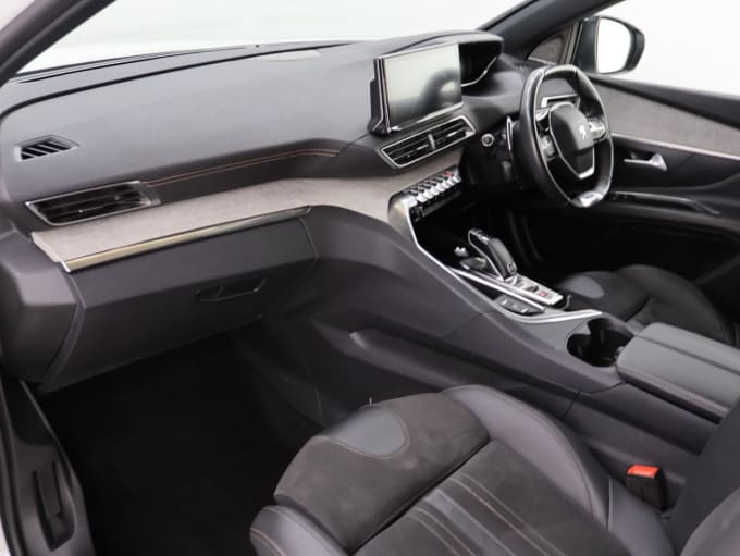 2025 Peugeot 5008
