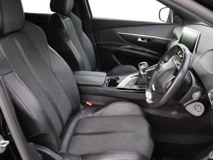 2025 Peugeot 3008
