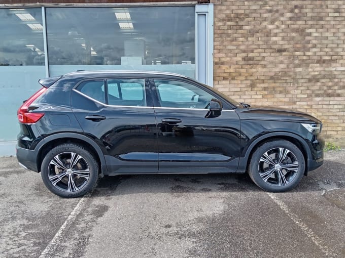 2025 Volvo Xc40