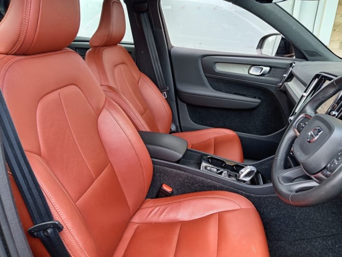 2025 Volvo Xc40