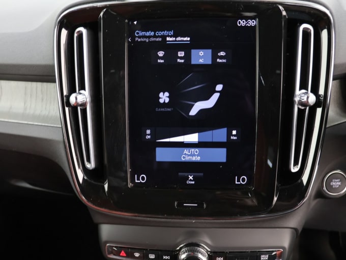 2025 Volvo Xc40