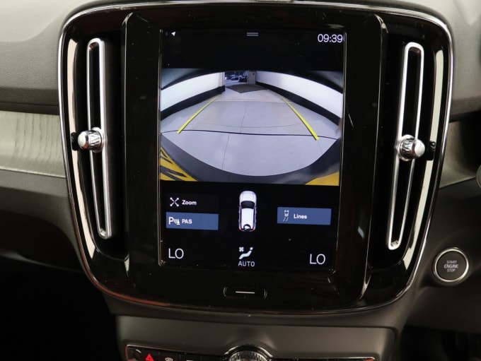 2025 Volvo Xc40