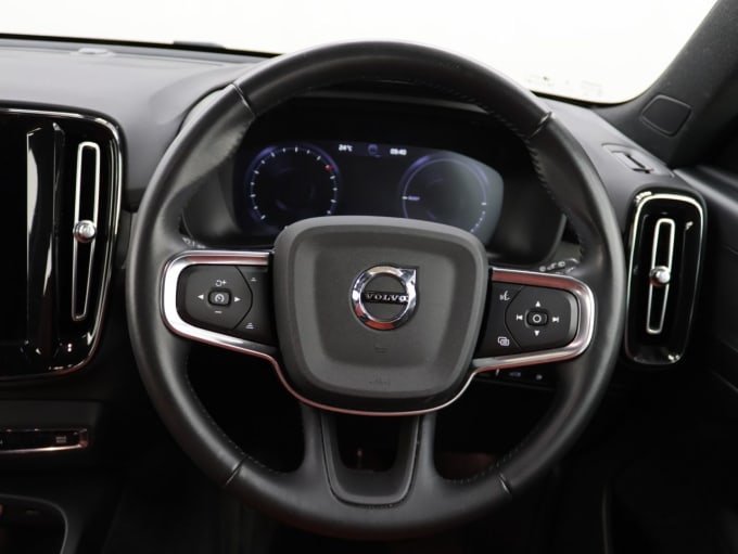 2025 Volvo Xc40