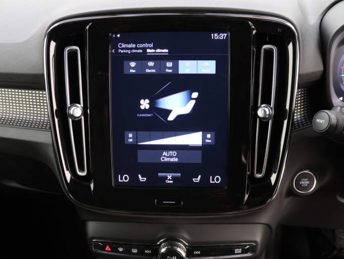 2025 Volvo Xc40