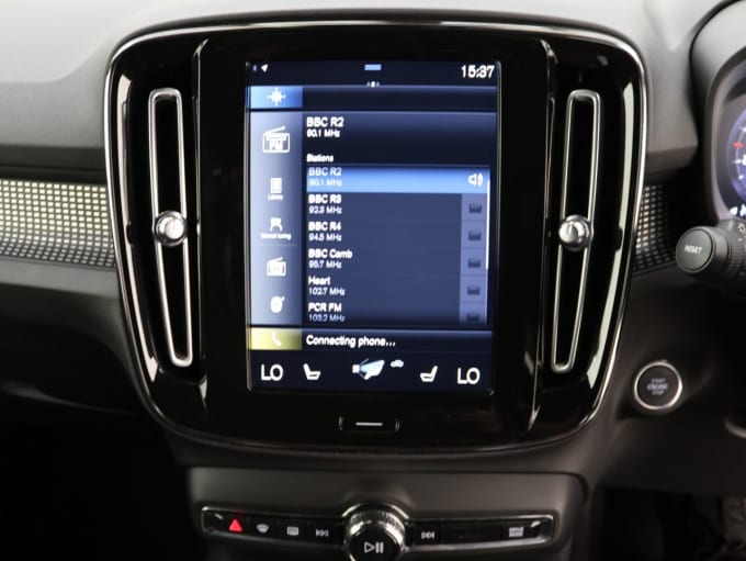 2025 Volvo Xc40
