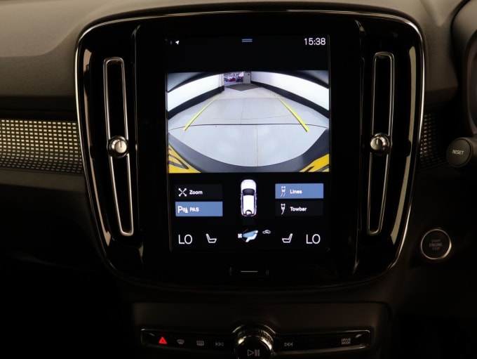 2025 Volvo Xc40