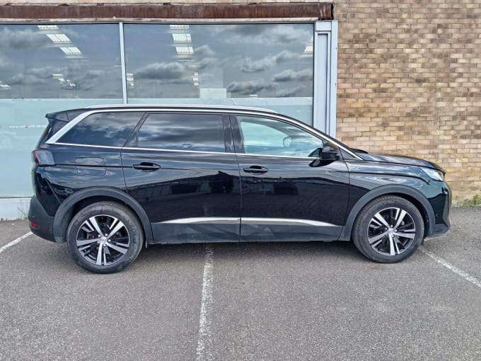 2025 Peugeot 5008