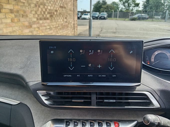 2025 Peugeot 5008